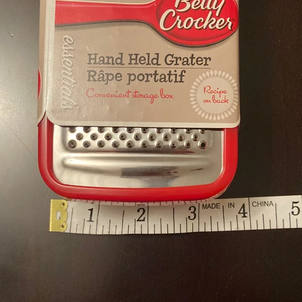 Betty Crocker Hand Held Grater NWT